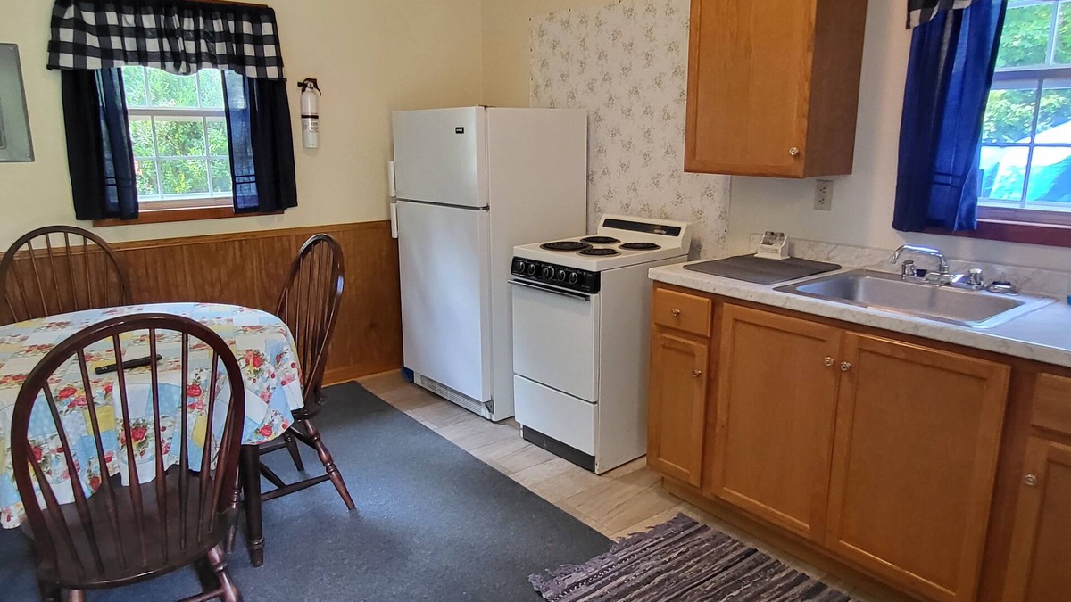 Cherokee Cabin | Cosy cottage, easy walk to casino , 5 min. From GSMNP.