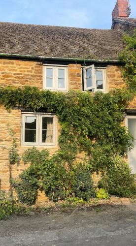 Middleton Cheney House | Cosy Cottage