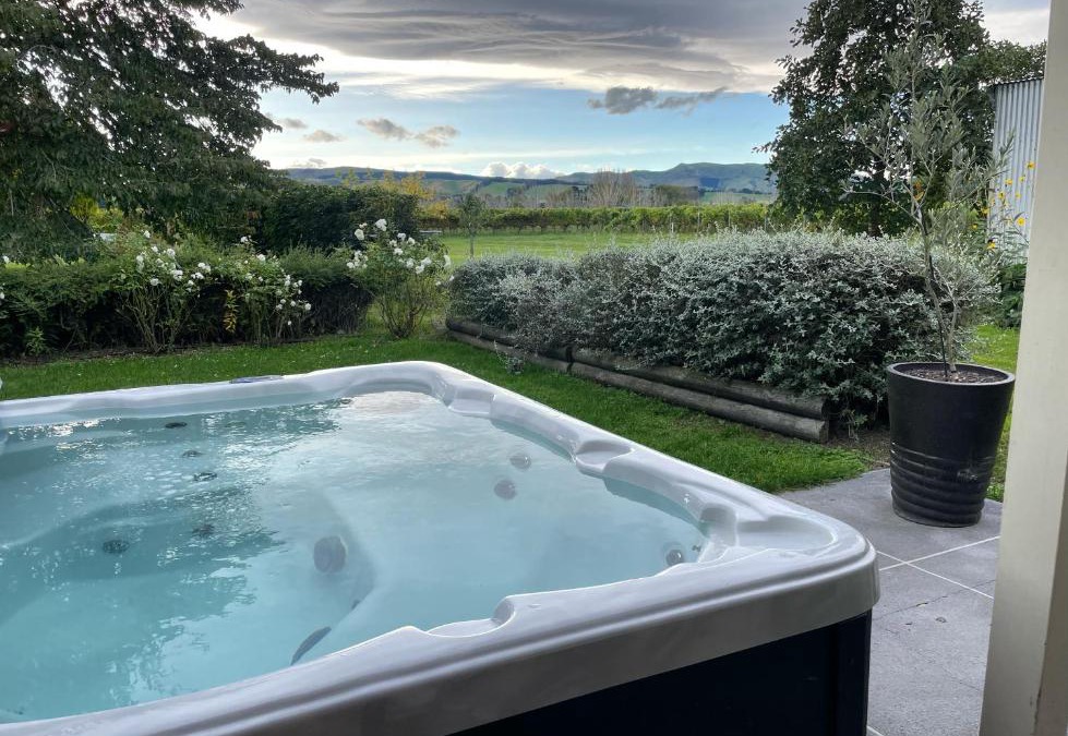 Waipara House | Cosy Cottage in the Vines