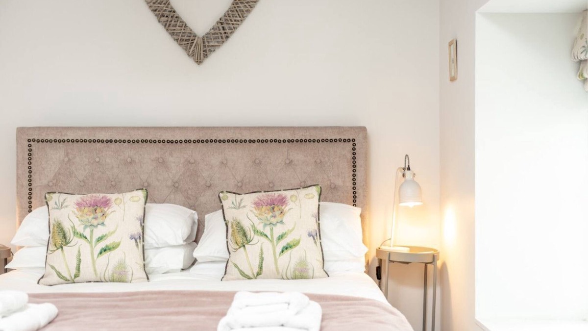 Kingsbarns Cottage | Cosy cottage that sleeps 4 guests in 2 bedrooms