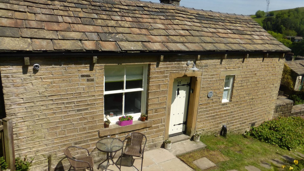 Delph Cottage | Cosy cottage with a touch of luxury