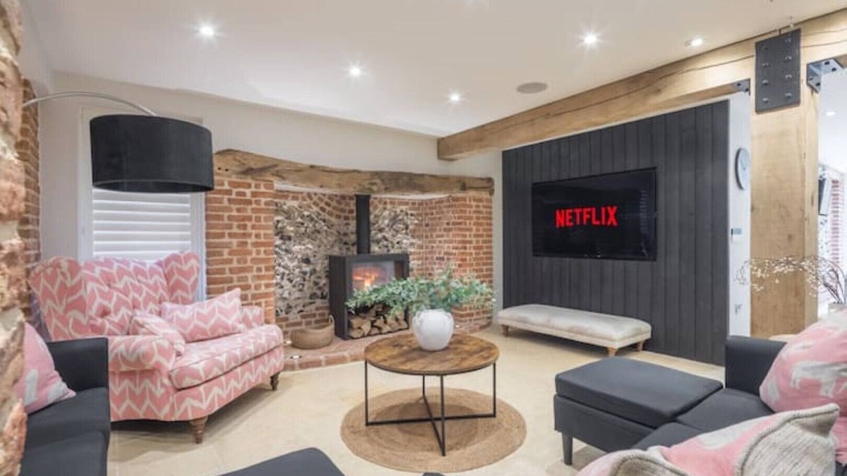 Harston Cottage | Cosy Countryside escape with hot-tub.Perfect family break/Entertaining friends!