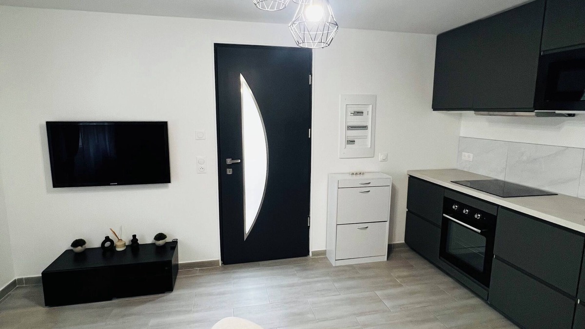 Tremblay-en-France Apartment | Cosy F2 house near CDG airport