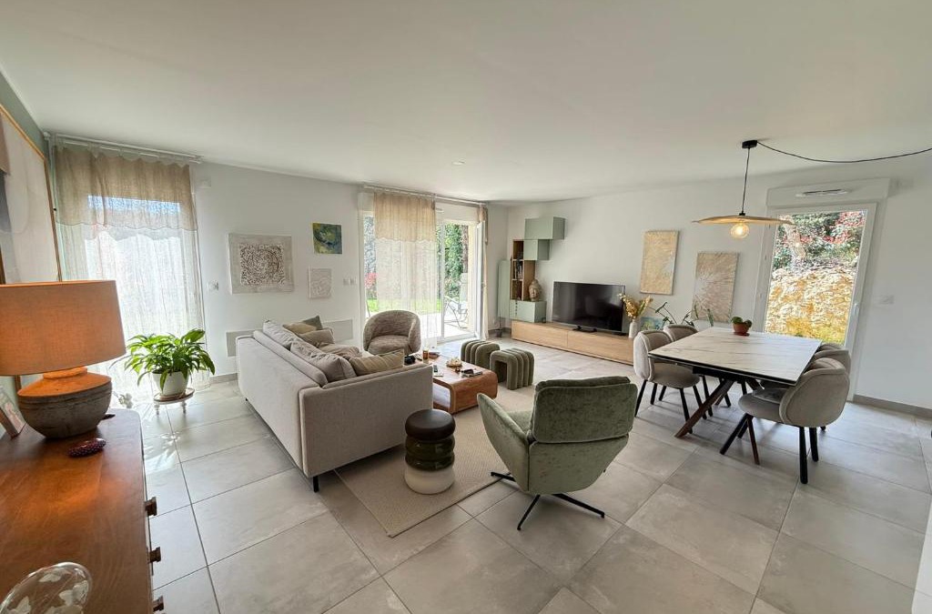 Valbonne Apartment | Cosy flat - Garden - Swimming pool