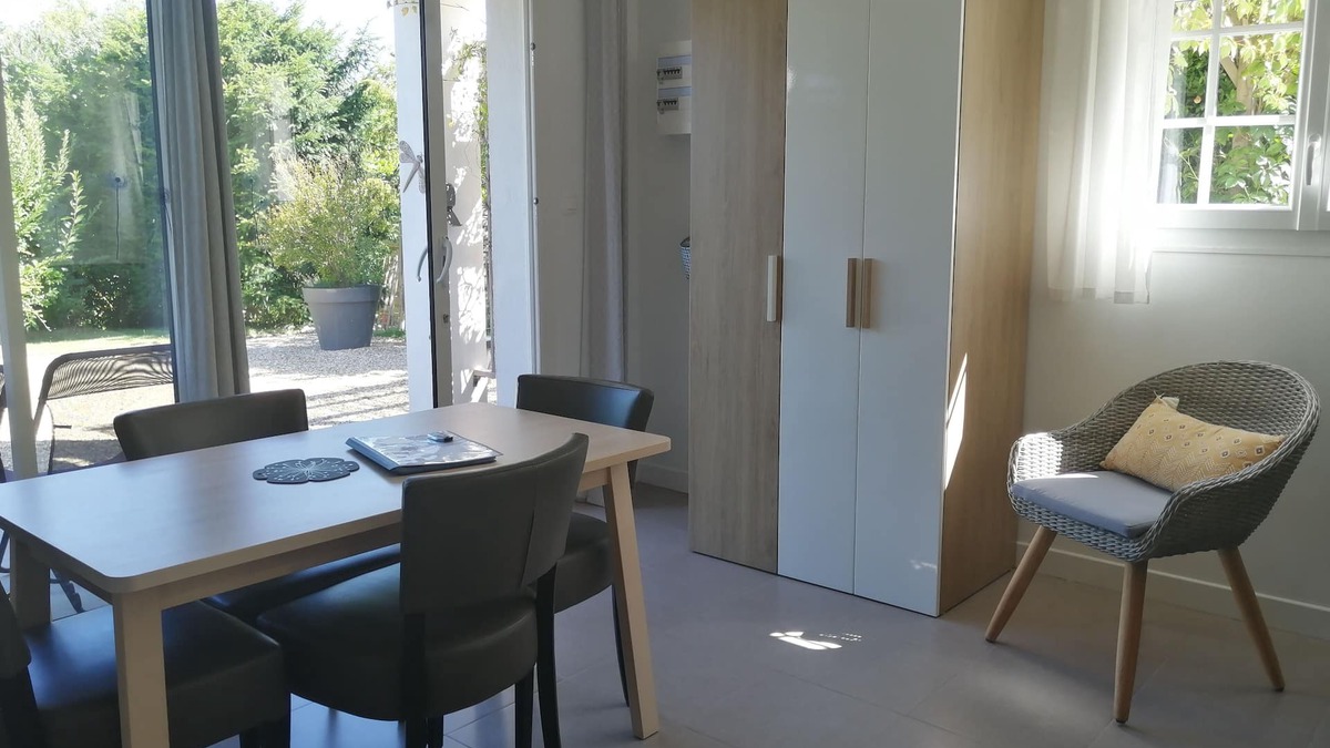 Vaux-sur-Mer Apartment | Cosy gîte in a quiet location - Terrace - Garden - Beach 800 m - Thalasso cure 15 mn by 🚗