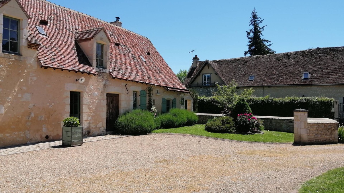 Saint-Germain-des-Grois Bed & Breakfast | Cosy guest house - relaxation, games and conviviality