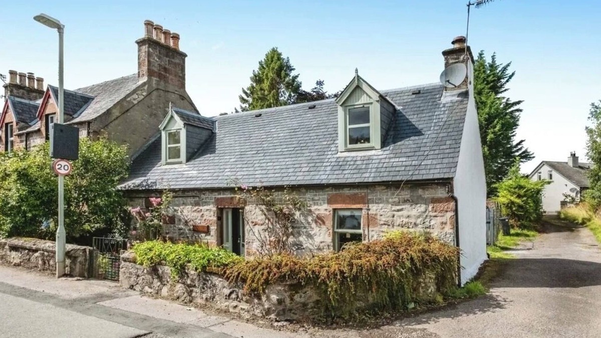 East Lewiston Cottage | Cosy Highland Cottage Stay