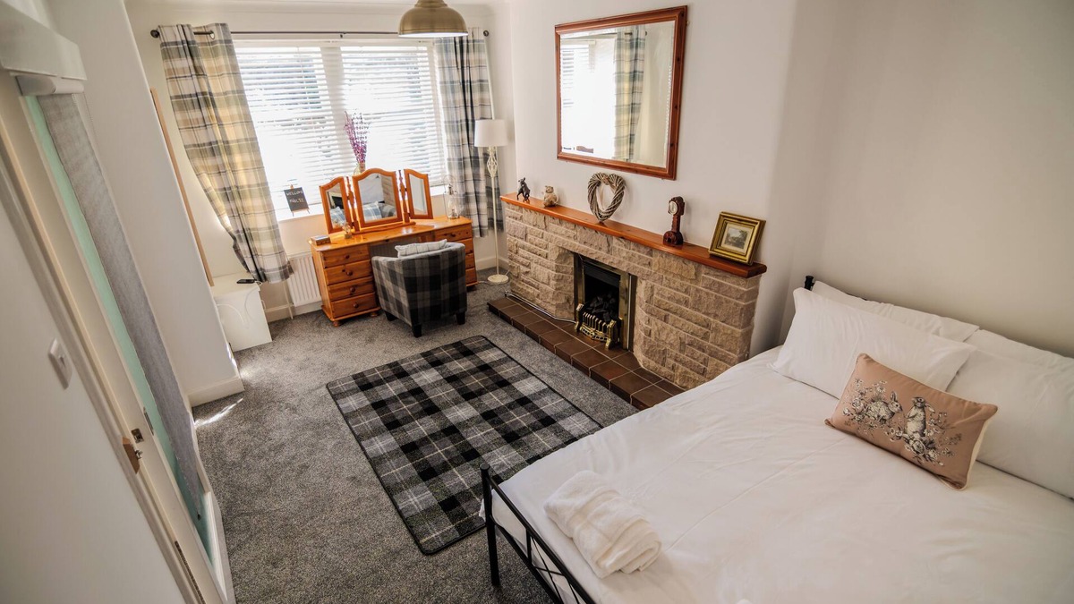 Leuchars House | Cosy Historic Retreat Close to St Andrews