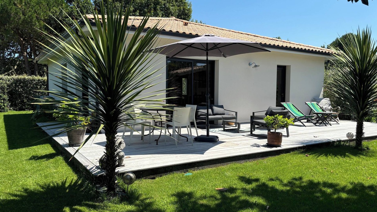 Andernos-les-Bains House | Cosy house 5 minutes from the Bétey beach, shops and cycle paths.n