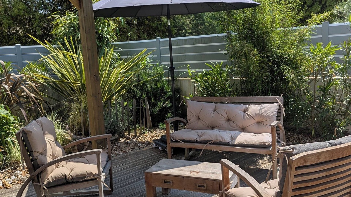 Jard-sur-Mer House | Cosy house close to the beach and town, all on foot, Wifi. "La Pergola Océane