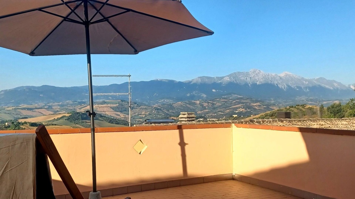 Castilenti House | Cosy house in a small borgo surrounded by Italian olive orchards w mountain view