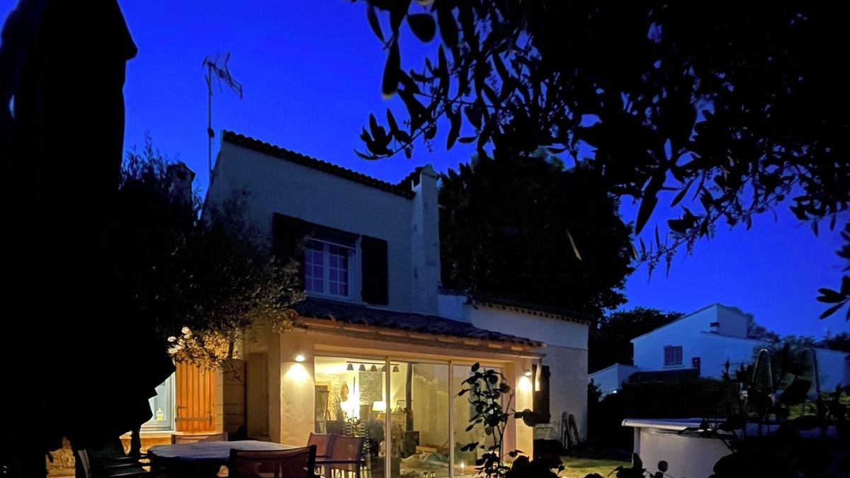 Le Pontet House | Cosy house in peaceful setting 10 minutes from Avignon