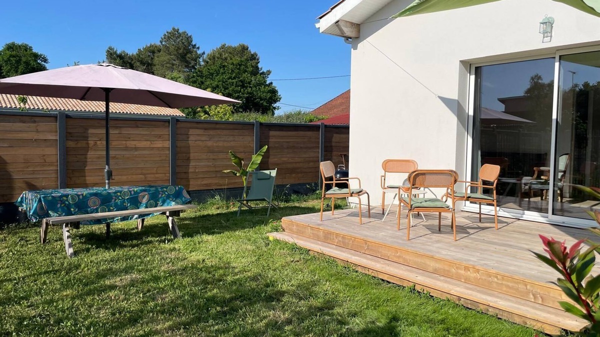 Le Porge House | Cosy house in the heart of Le Porge with garden, close to amenities.