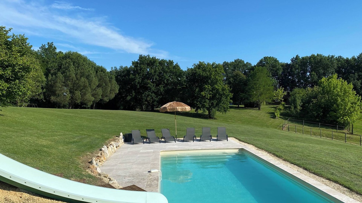 Saint-Pastour House | Cosy house pool and 7-metre slide