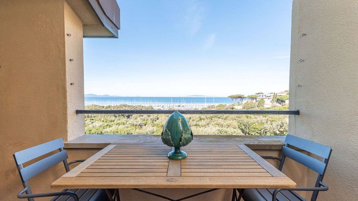 Punta Ala Apartment | Cosy apartment for 4 people with WIFI, A/C, TV, terrace and pets allowed