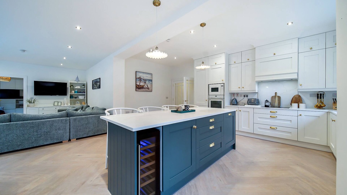 Portsalon Cottage | Cosy, luxury, five bedroom cottage in Portsalon, Donegal next to famous beach.