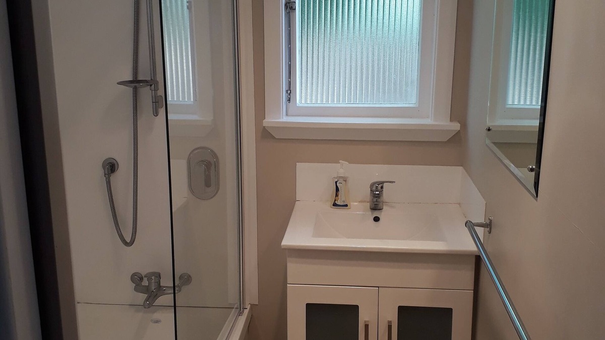 Otaki House | Cosy middle of satelite town.