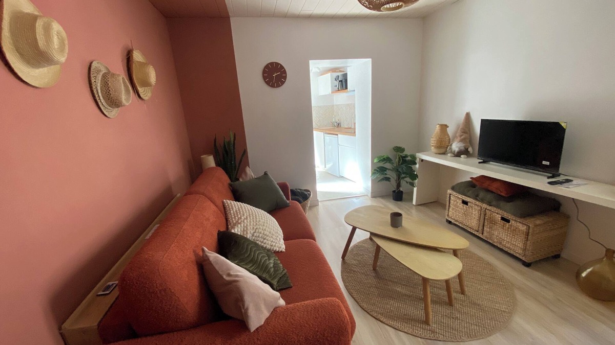 Bourg-Saint-Andeol Apartment | Cosy new studio with private courtyard