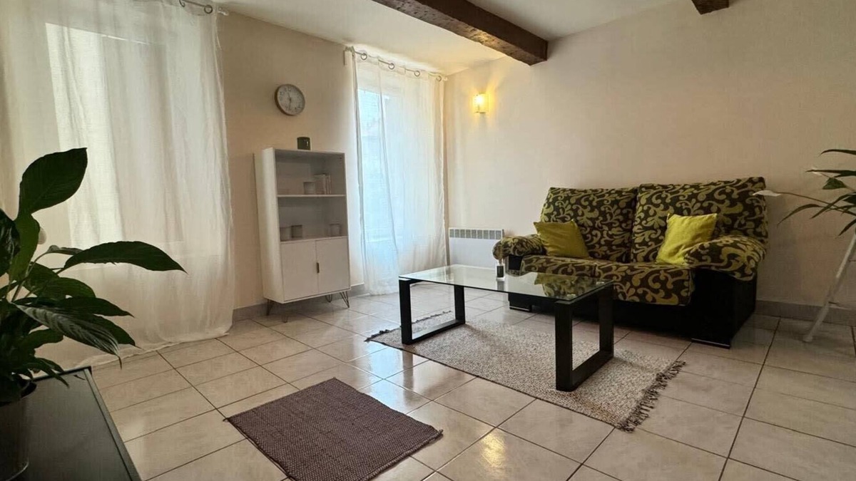 Notre-Dame du Mont Apartment | Cosy, quiet apartment near the Old Port