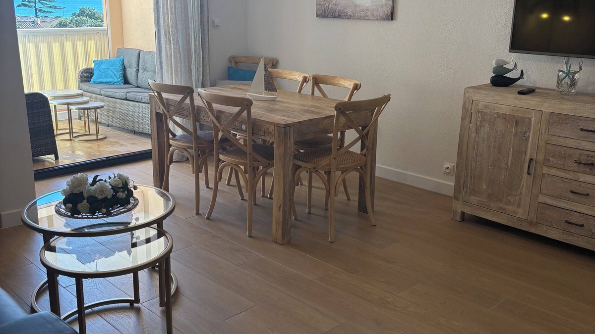 Saint-Aygulf Apartment | Cosy, quiet apartment with sea view In Saint Aygulf, near the main beaches