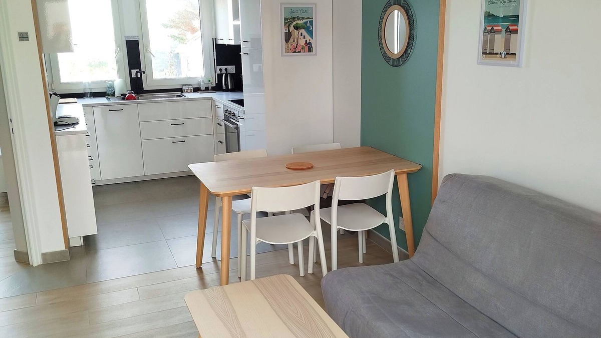 Saint-Cast-le-Guildo Apartment | Cosy renovated apartment with sea view