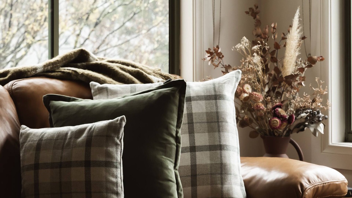 Warburton House | Cosy Retreat with Mountain Views