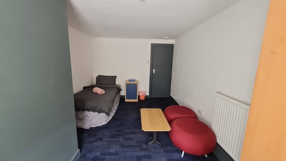 Elkesley Bed & Breakfast | Cosy room near East Midland Airport Room 7