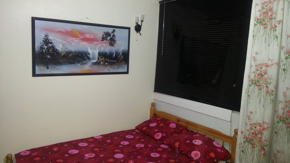 Thamesmead East House | Cosy Rooms