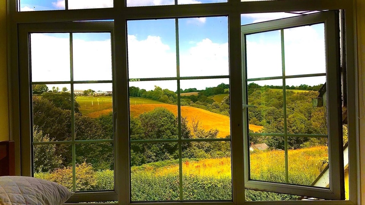 Worlington Cottage | Cosy rural cottage set in acres of private land