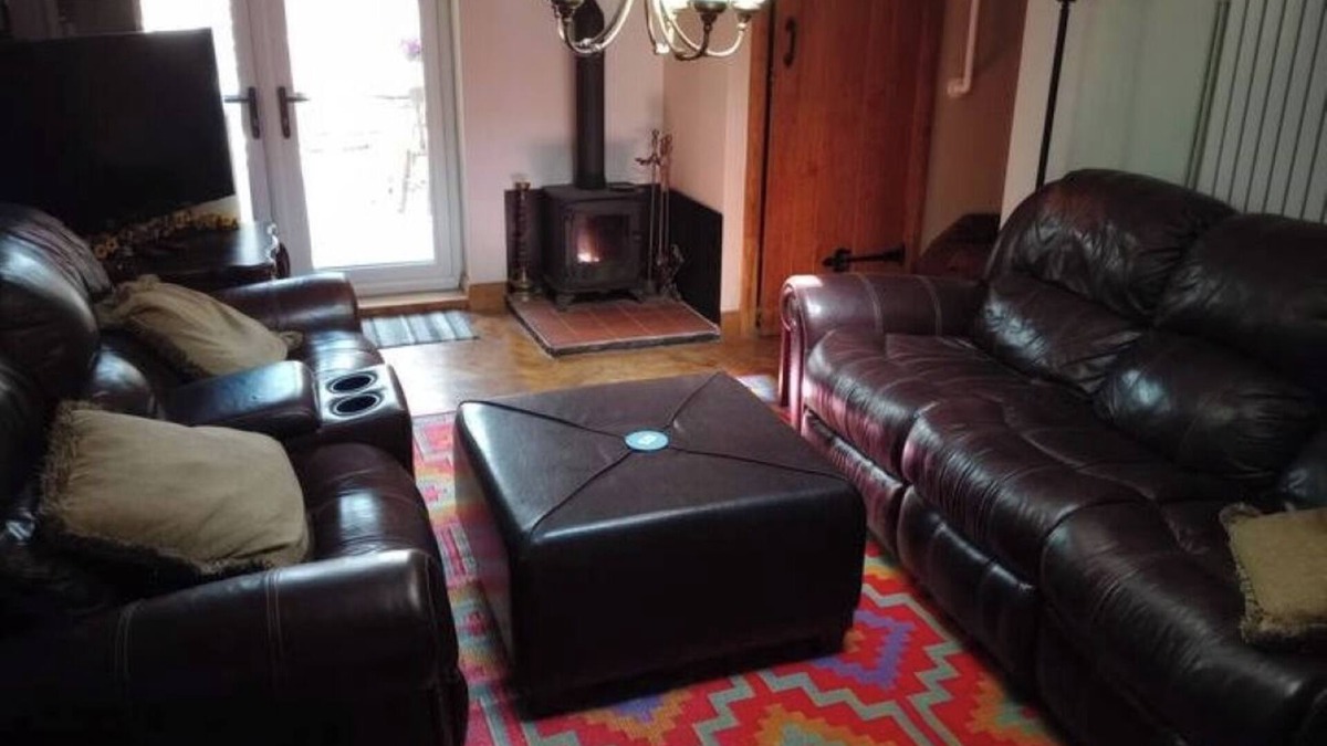 Llandovery Cottage | Cosy Rural Gilbert Hights Llandovery Cynghordy