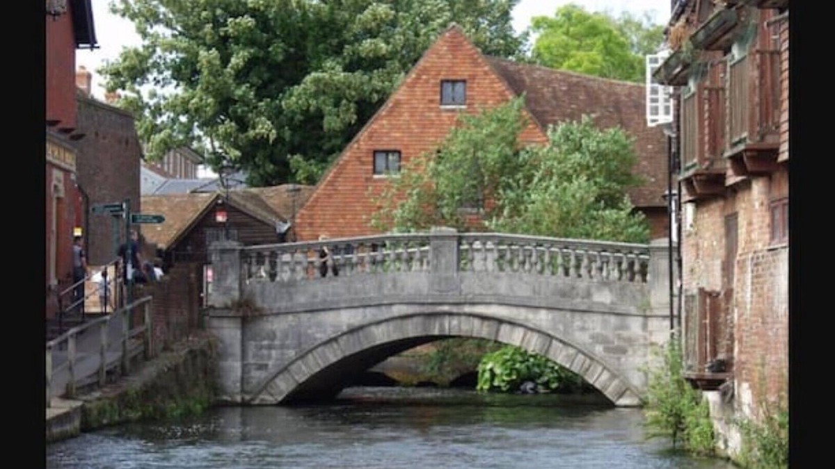 Hursley Cabin | Cosy rural hideaway, Hursley, near Winchester