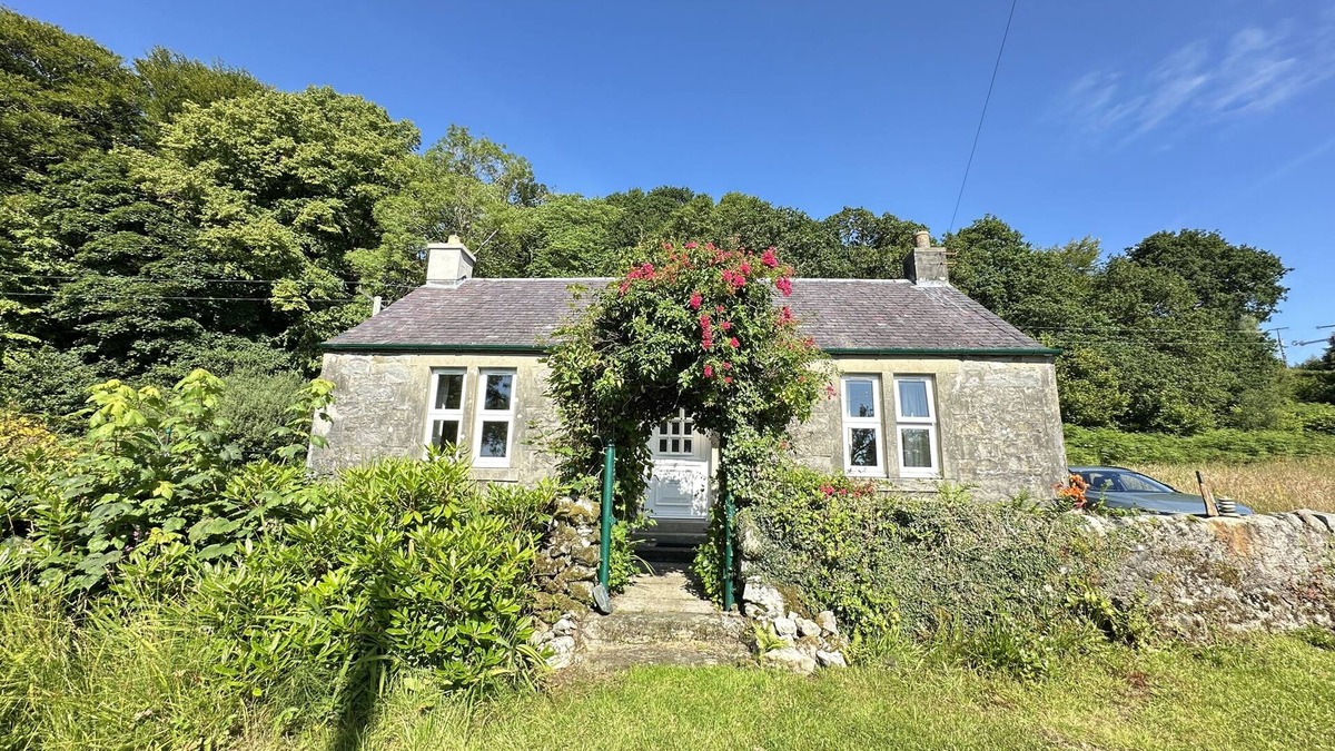 Tarbert Cottage | Cosy, Secluded Detached Stone Cottage, Loch Views