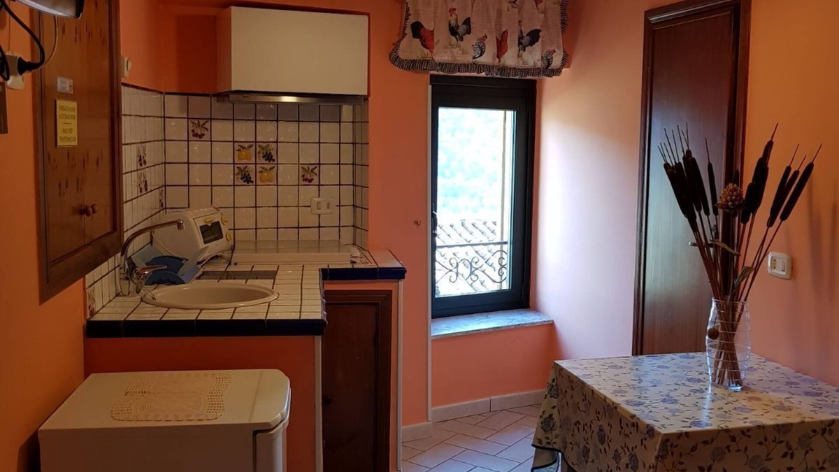 Collepardo Apartment | Cosy Studio Apartment, between Rome and ski resort