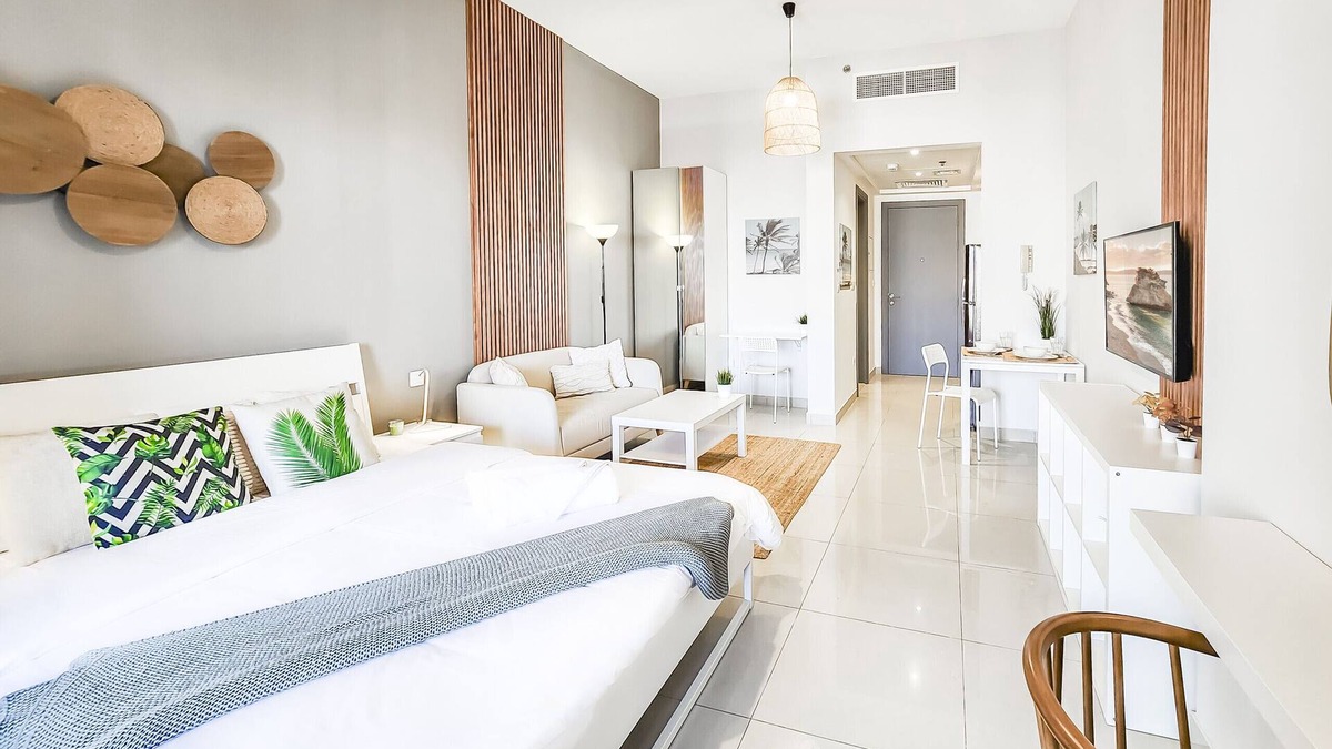 Al Hamra Village Apartment | Cosy Studio in Royal Breeze Al Hamra
