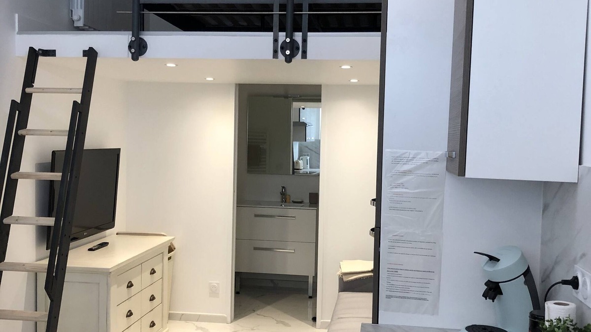 1st Arrondissement Apartment | Cosy studio renovated to new in Lyon 1st near Place Rouville