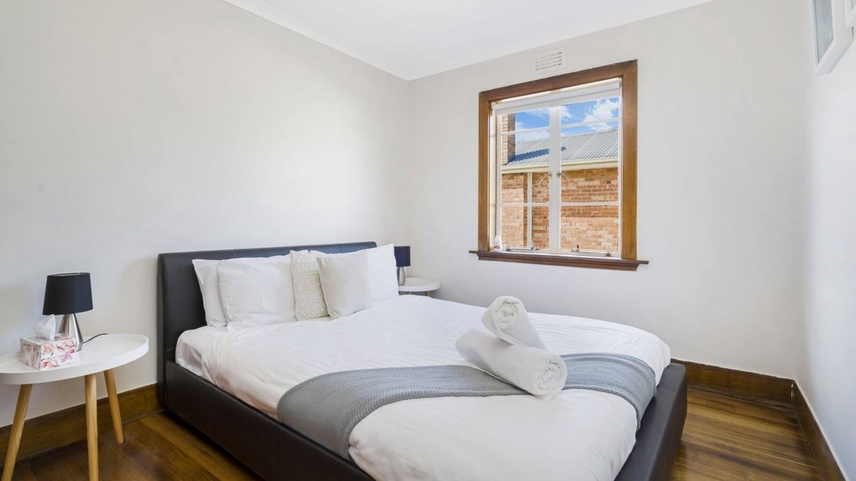 Newstead House | Cosy Tasmanian Home - 5min from CBD