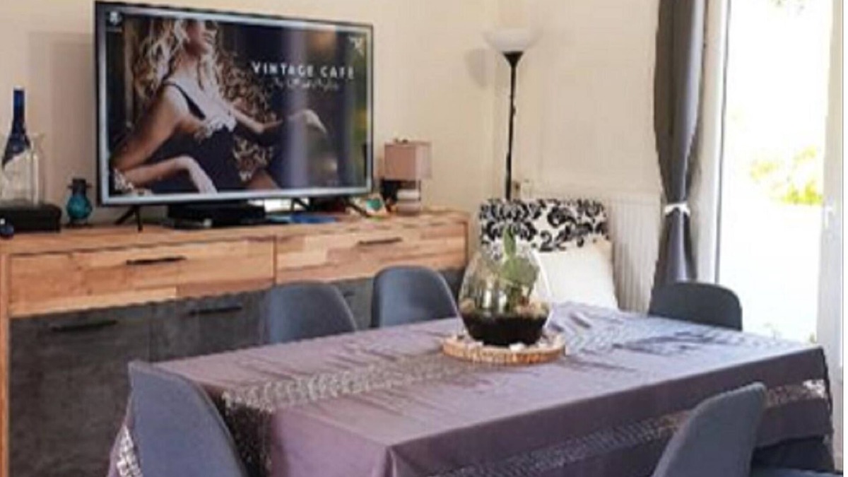 Agen House | Cosy town house with garden