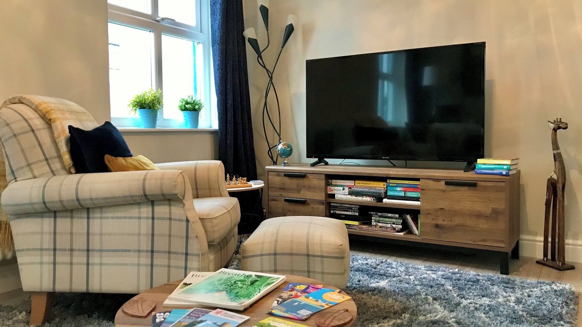 Pembroke House | Cosy townhouse in heart of Pembroke. Sleeps 4, pet-friendly!