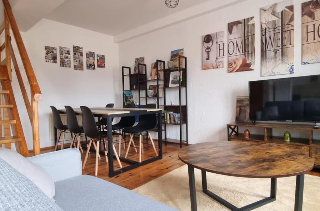 Pont-de-L'Arche Apartment | Cosy Triplex 3 chambres