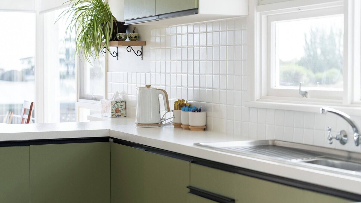 Ulverstone Apartment | Cosy Ulverstone Getaway with Parking