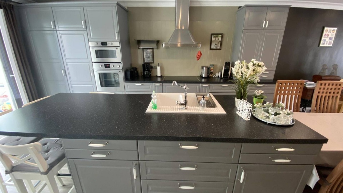 Heers House | Cosy Vacation Home for 8 Persons