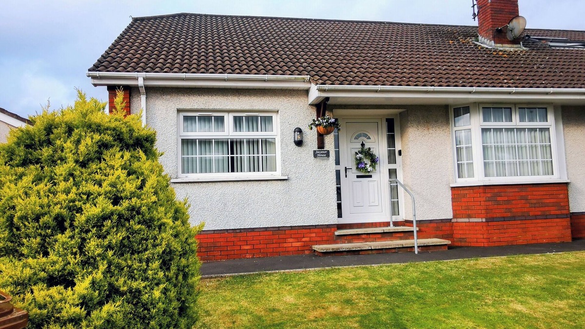 Dromara House | Cosy welcoming family home in charming village close to Mourne Mountains