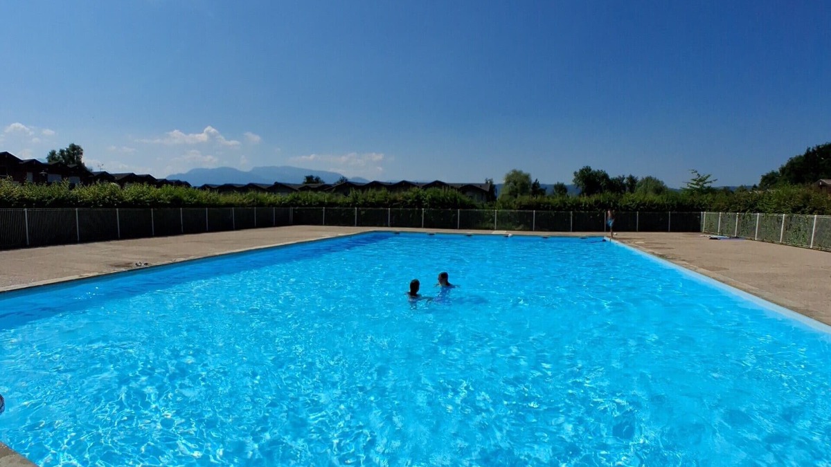 Nangy Apartment | CosyMontBlanc apartment in residence with swimming pool, between lakes and mountains.