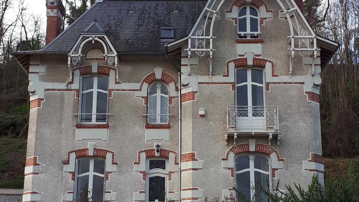 Chenehutte-Treves-Cunault House | Cottage overlooking Loire