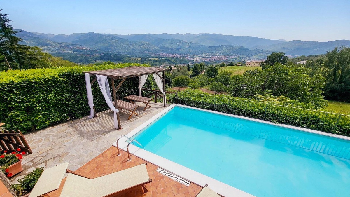 Castelnuovo di Garfagnana Villa | Cottage and house, private pool, hot tub, stunning views. WIFI. Ideal for groups