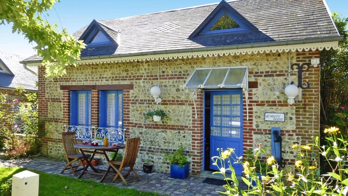 La Poterie-Cap-d'Antifer House | Cottage near Étretat Cliffs with Private Garden