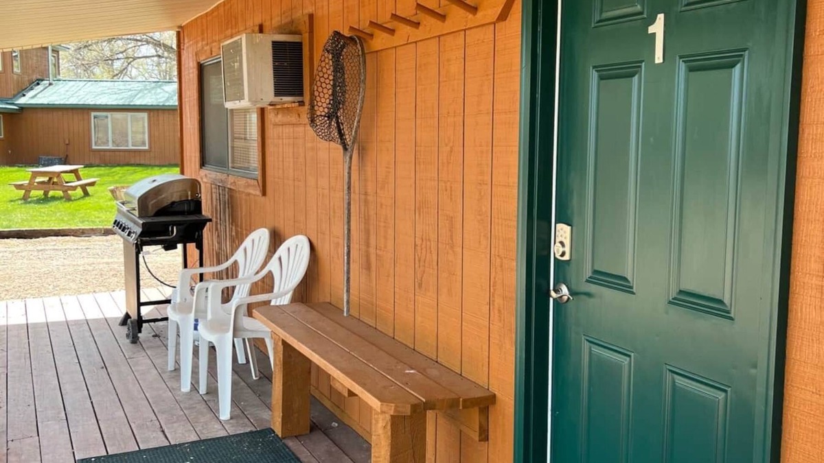 Big Horn County House | Cottage #1 at Three Mile