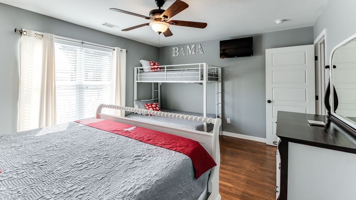 Tuscaloosa House | Cottage 2 miles from University of Alabama Campus