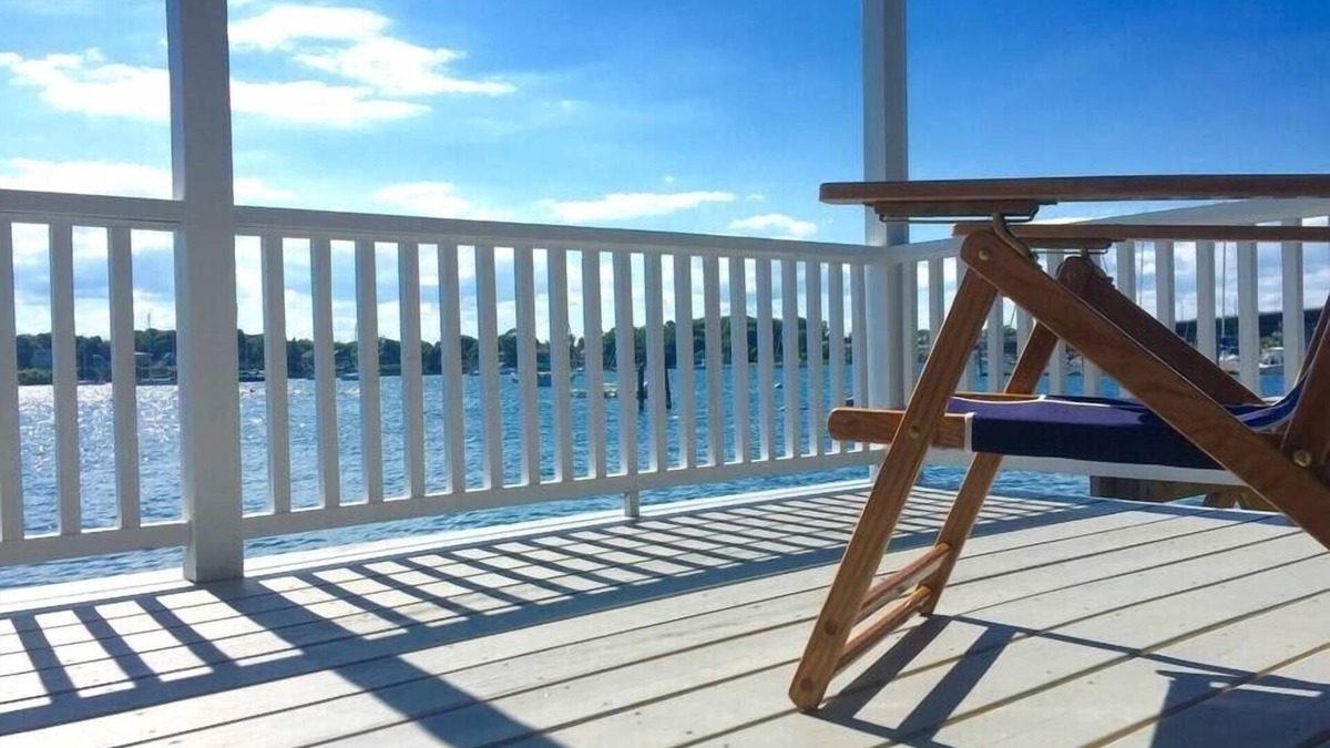Tiverton House | Cottage 29 - Luxury Waterfront Getaway Cottage