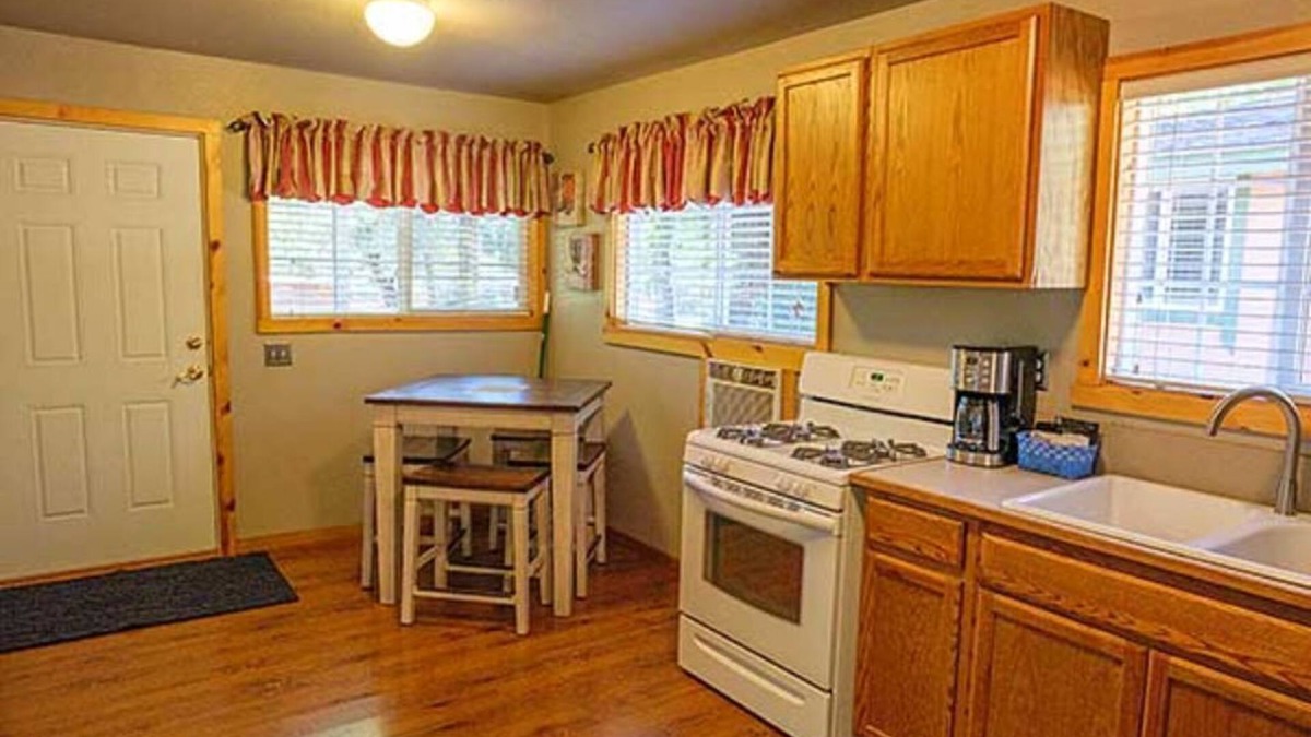 Happy Camp Cottage | cottage 3.